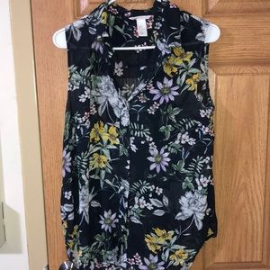 (8) H&M floral tank